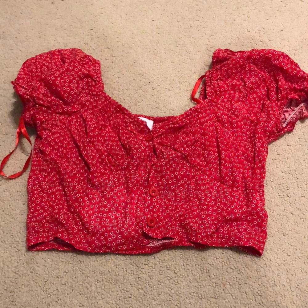 red flower top